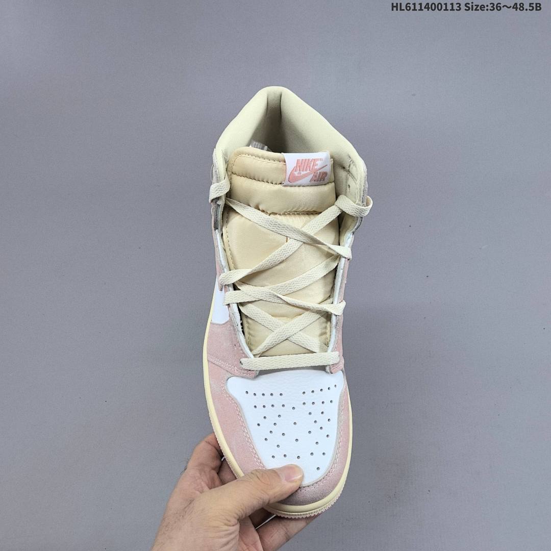 Nike AIR JORDAN 1 RETRO HIGH OG “AJ1 · -600 36.5 37 - foto 6