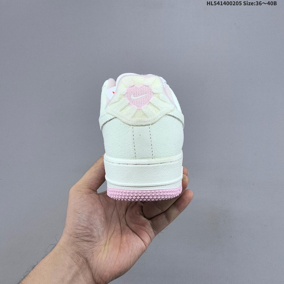 Air Force 1 ‘07 Low DZ1382-00 - foto 5