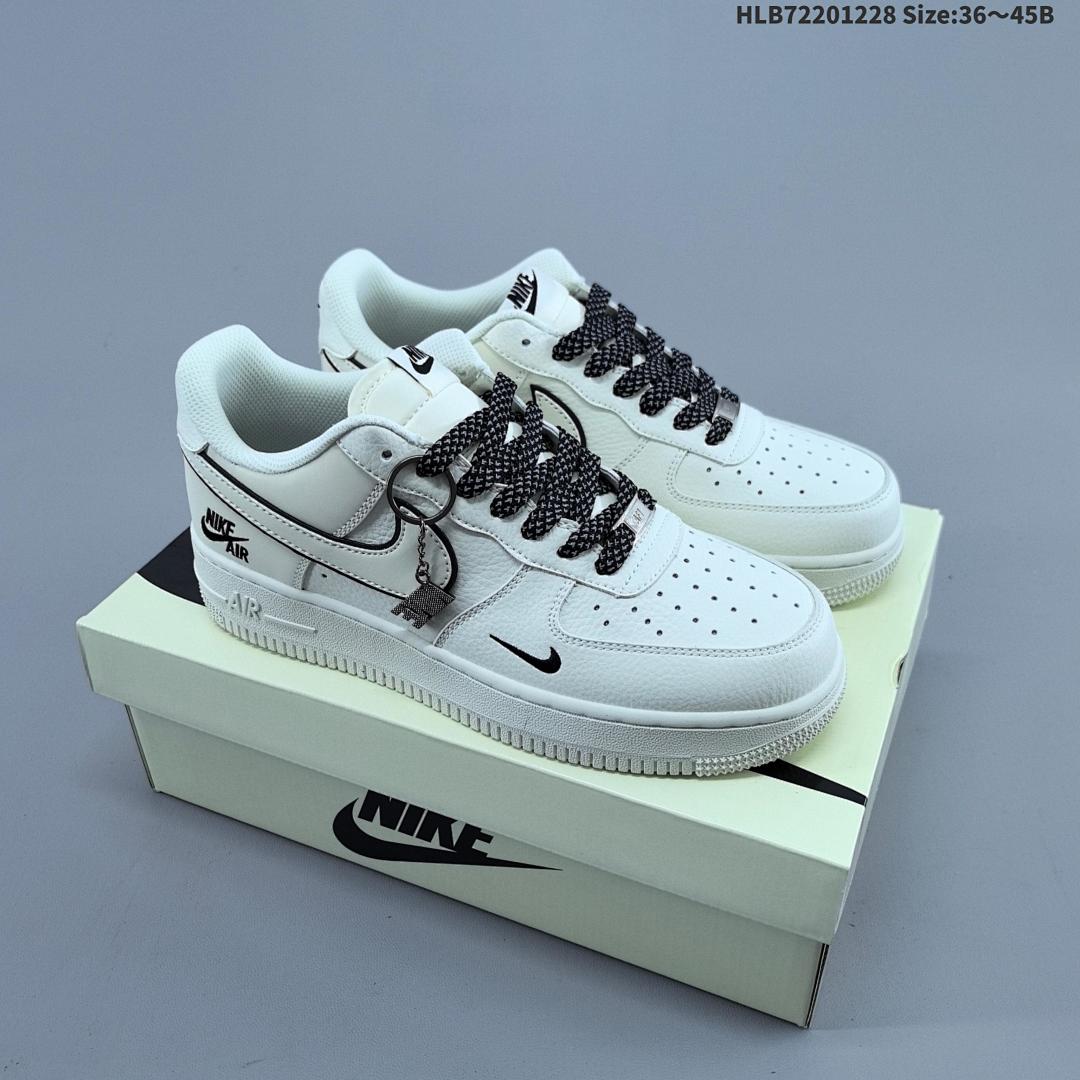 NIKE AIR FORCE 1‘07 -051 Siz