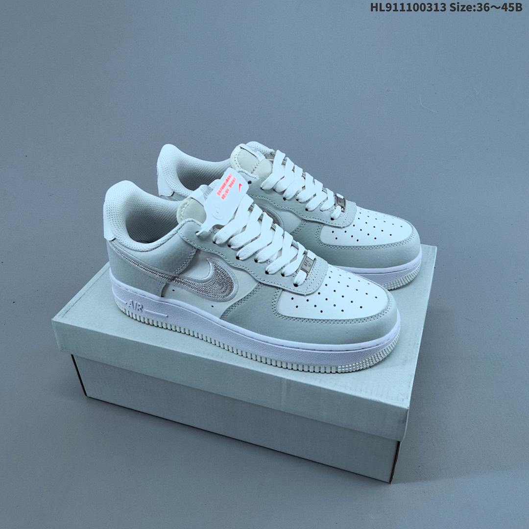 NIKE AIR FORCE 1‘07 -002 S