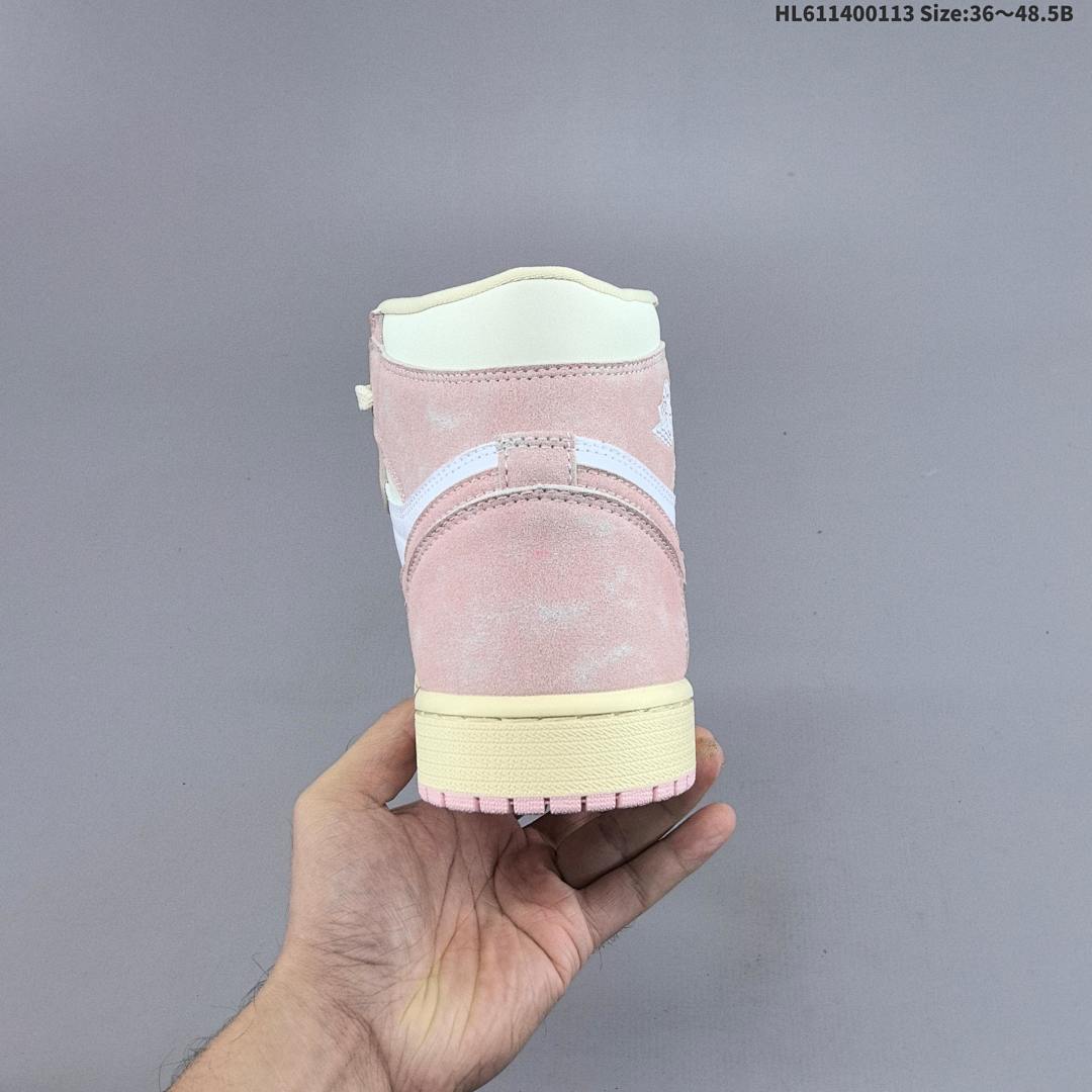 Nike AIR JORDAN 1 RETRO HIGH OG “AJ1 · -600 36.5 37 - foto 5