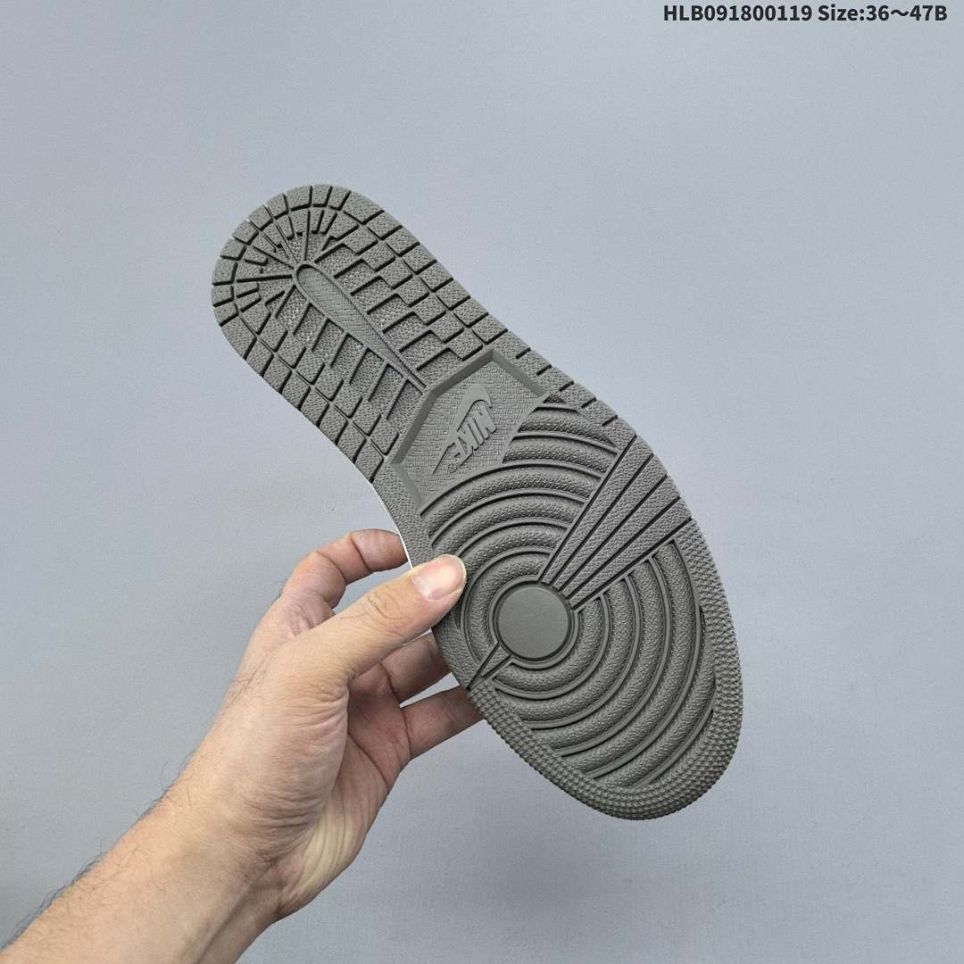 Nike Air Jordan 1 x Travis Scott AJ1 - foto 4