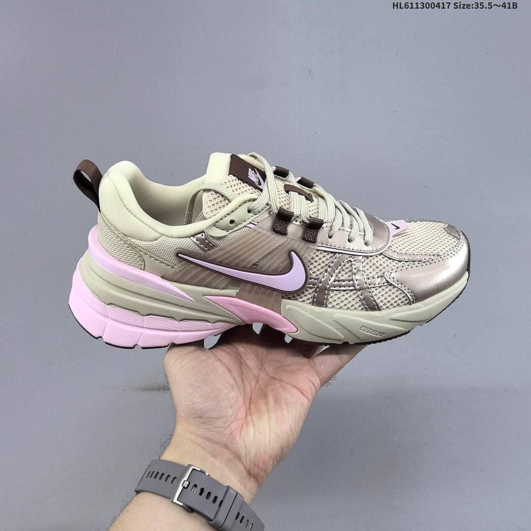 NIKE V2K RUN Swoosh Bill Bowerm - foto 2
