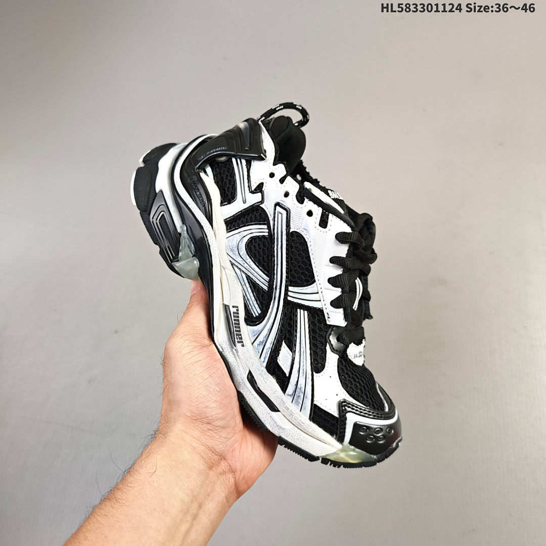 T1 BALENCIAGA Runner Sneaker