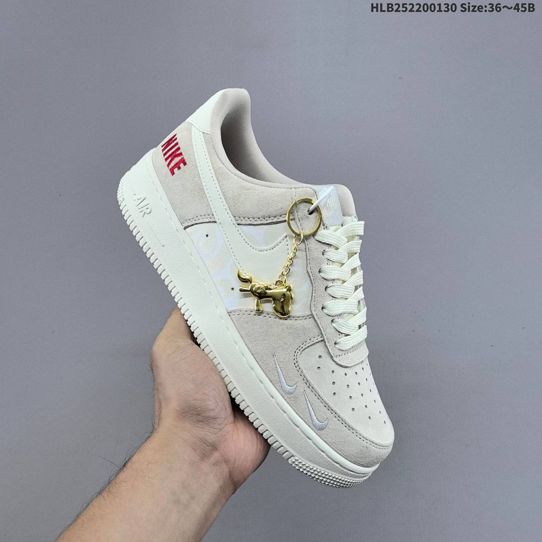 Nike Air Force 1 Low KAWS - foto 8