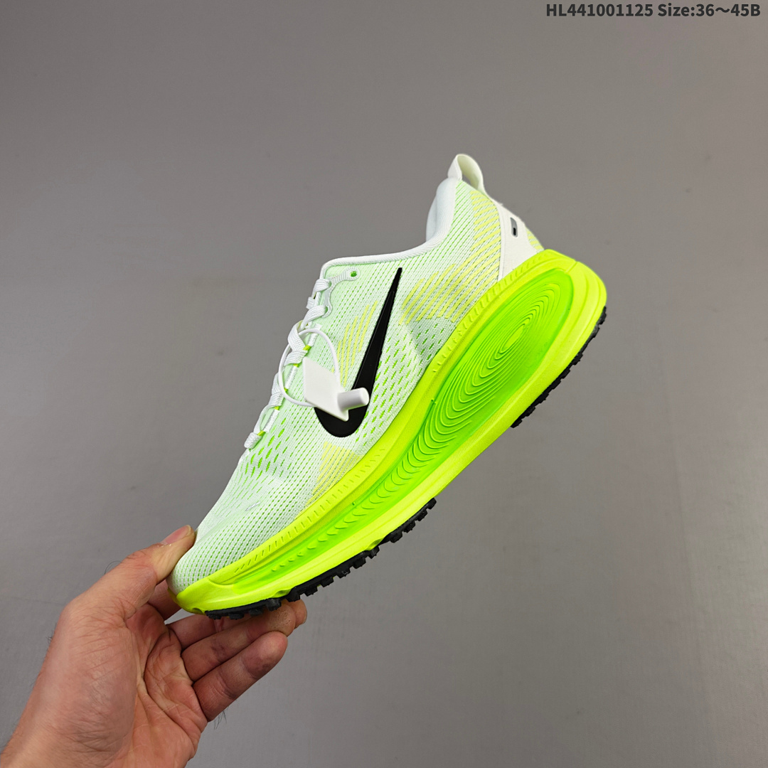 Nike VOMERO 18X Nike VOMERO 18 HM6803 100 - foto 4