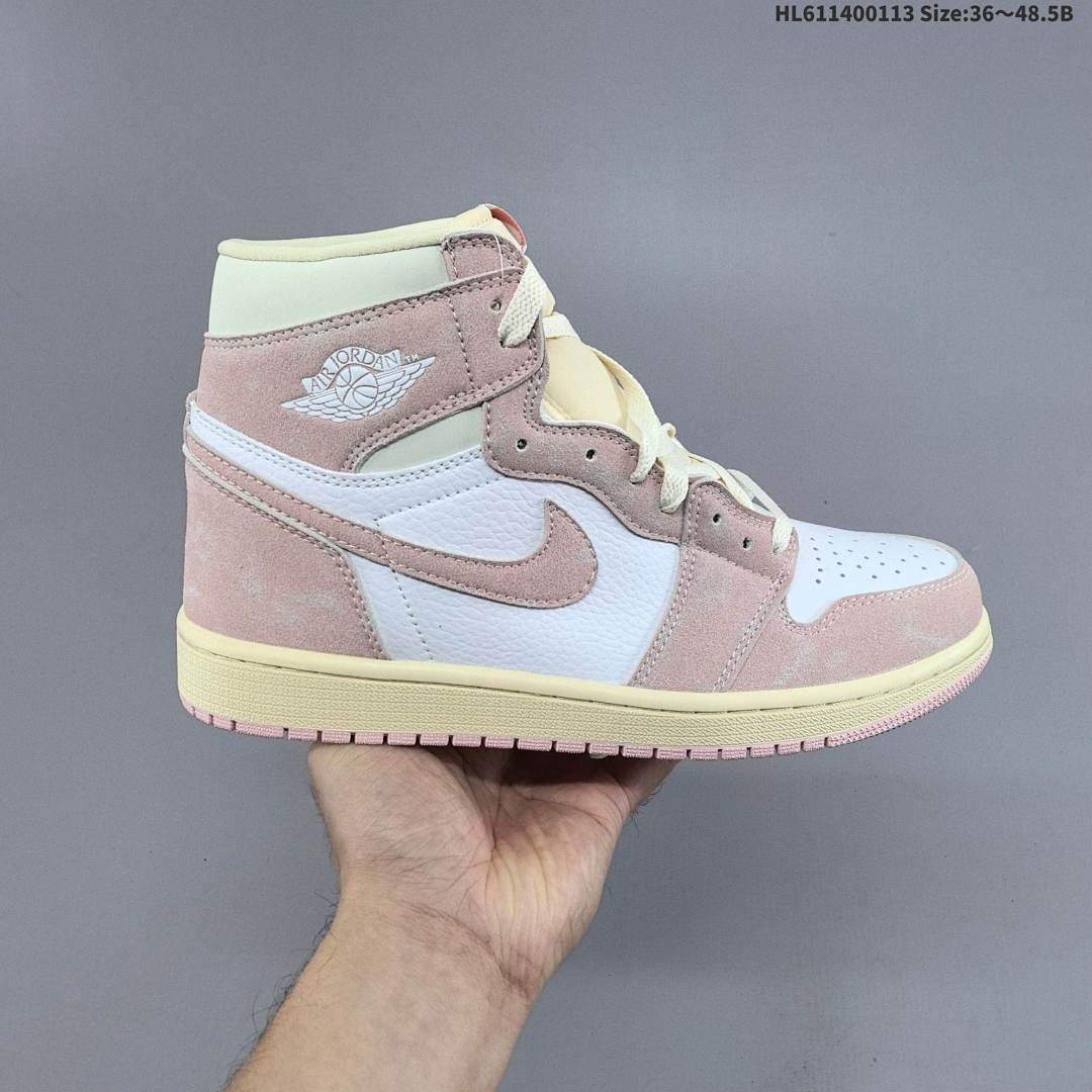 Nike AIR JORDAN 1 RETRO HIGH OG “AJ1 · -600 36.5 37 - foto 9