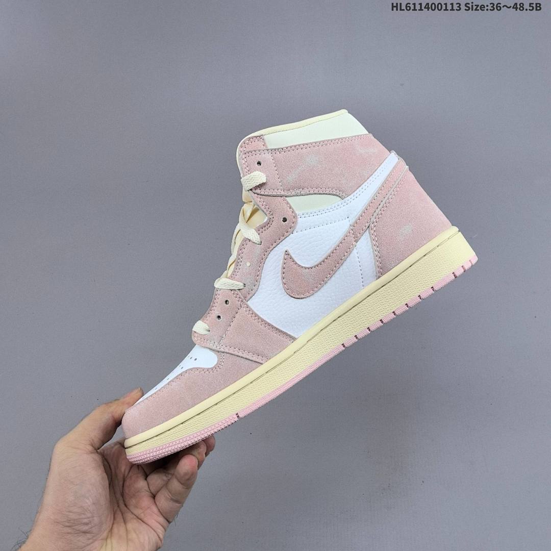 Nike AIR JORDAN 1 RETRO HIGH OG “AJ1 · -600 36.5 37 - foto 7