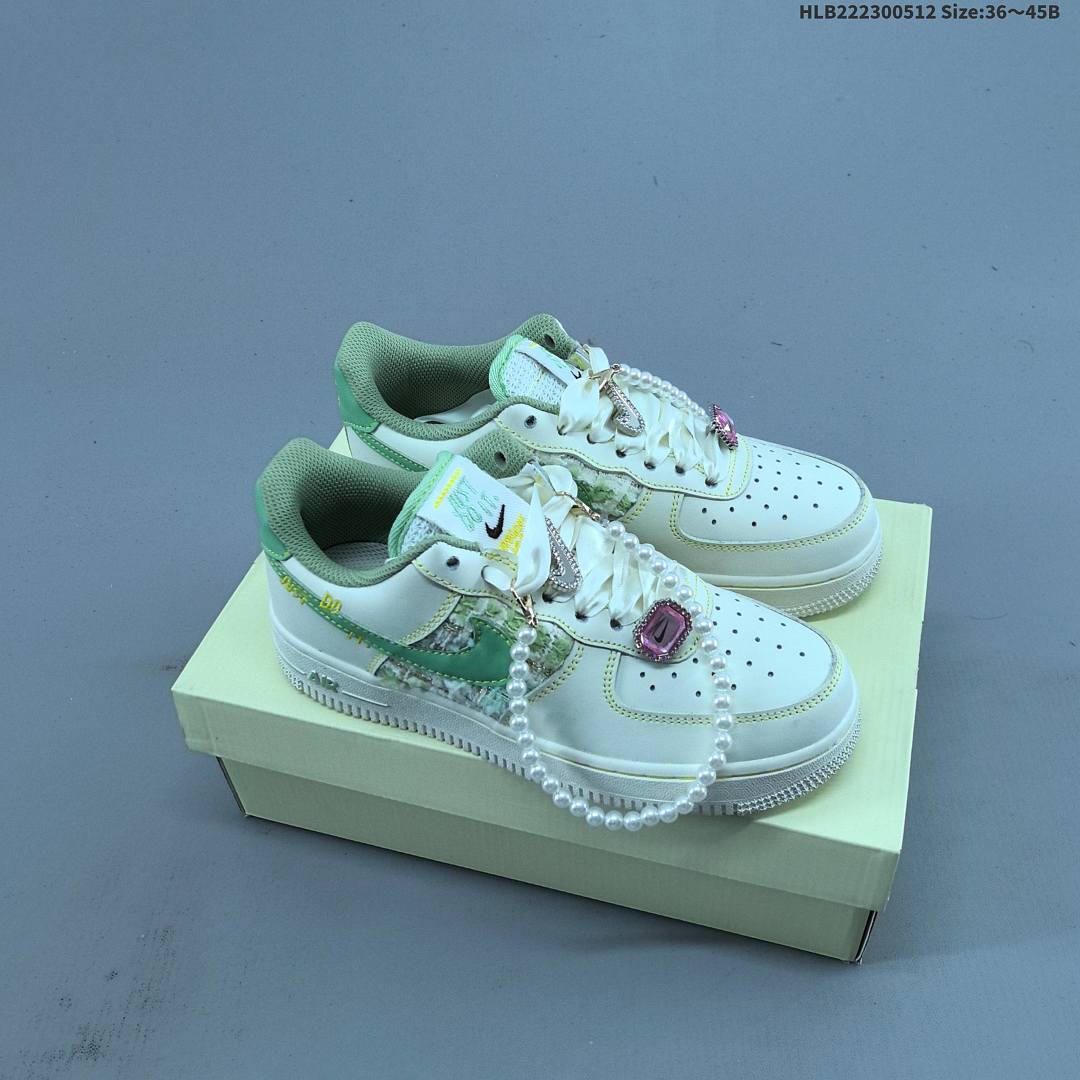 Nike Air Force 1 Low 11